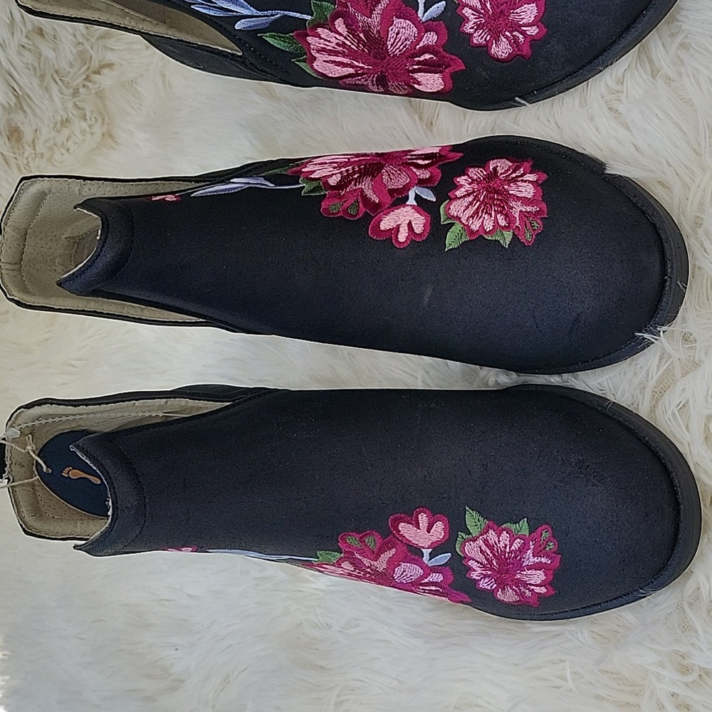 NEW JBU BY JAMBU WOMENS SIZE 6.5 MEMORY FOAM ANKLE BOOT , EMBROIDERED FLORAL . - Picture 3 of 12